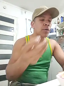 Snapshot of liamlara chatting on October 2025 02:17:01 AM liamlara online show from October 2025 02:17:01 AM