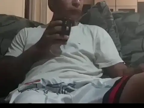 Snapshot of crow07xx chatting on February 2025 06:10:01 PM crow07xx online show from February 2025 06:10:01 PM