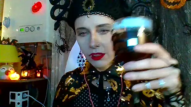 LuminousLady online show from October 2025 06:20:02 PM