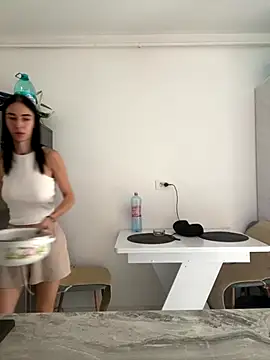 Celine Roxelle online show from September 2025 10:15:02 AM