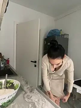 Celine Roxelle online show from September 2025 01:56:01 PM