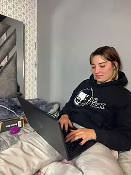 Maggie Geller online show from March 2025 11:27:01 PM