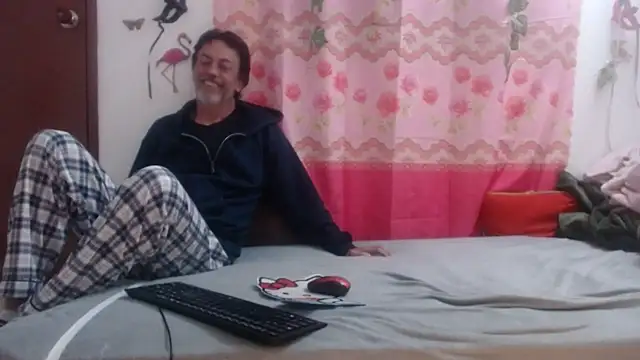 jeans and emma online show from March 2025 08:32:01 AM