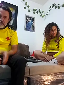 jeans and emma online show from October 2025 10:41:01 PM