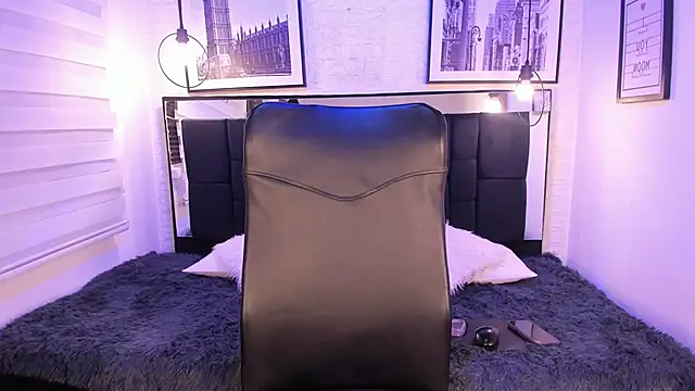 Snapshot of tylla_ chatting on October 2025 03:40:01 AM tylla online show from October 2025 03:40:01 AM