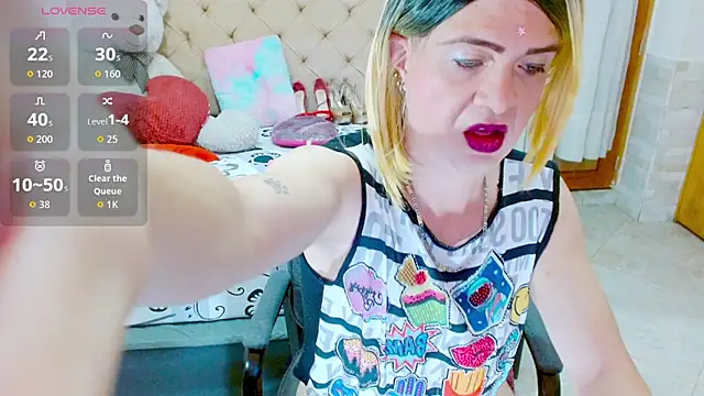 Snapshot of Dolldirtyxxx chatting on October 2025 10:43:02 PM Dolldirtyxxx online show from October 2025 10:43:02 PM