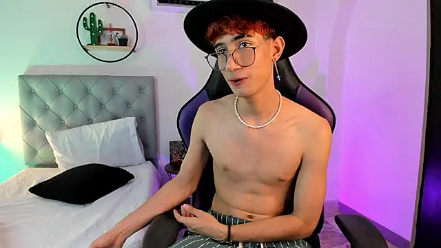 NovaaWheler online show from March 2025 05:02:01 AM