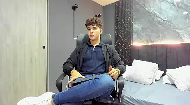 ErosGeorgiou online show from February 2025 03:56:01 PM