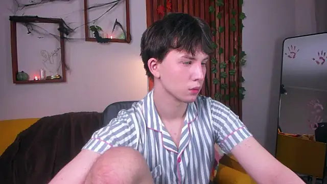 AdrianoAubert online show from October 2025 03:29:02 AM