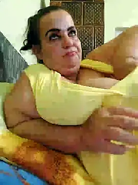 Snapshot of IvettkeXXX chatting on October 2025 02:40:01 PM IvettkeXXX online show from October 2025 02:40:01 PM