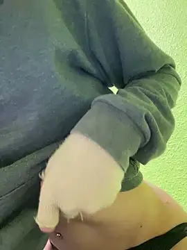 Snapshot of stormmart18 chatting on February 2025 12:17:01 AM stormmart18 online show from February 2025 12:17:01 AM