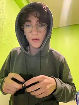 Snapshot of stormmart18 chatting on February 2025 07:41:02 PM stormmart18 online show from February 2025 07:41:02 PM