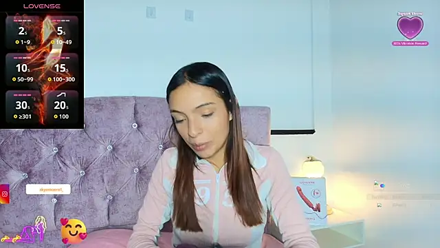 Snapshot of Skye_Moore chatting on October 2025 12:06:02 PM Skye Moore online show from October 2025 12:06:02 PM