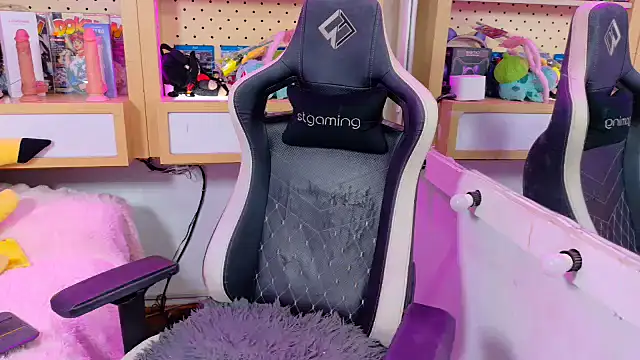 Adisson kyler online show from October 2025 04:48:02 PM