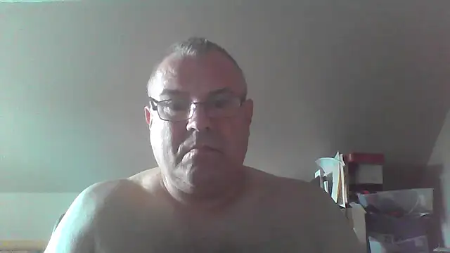 mkestr69 online show from September 2025 03:36:01 PM