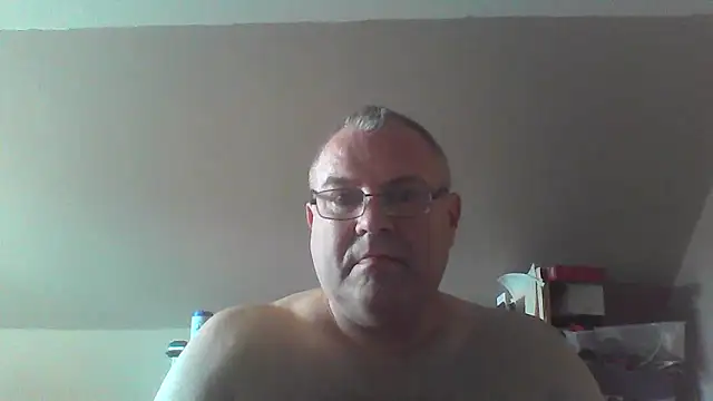 mkestr69 online show from September 2025 03:48:02 PM