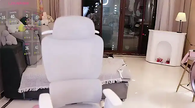 Moonccoi online show from February 2025 05:19:02 PM