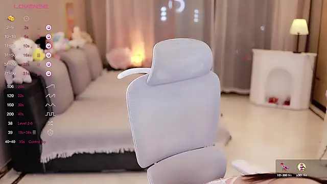 Moonccoi online show from February 2025 05:26:02 PM