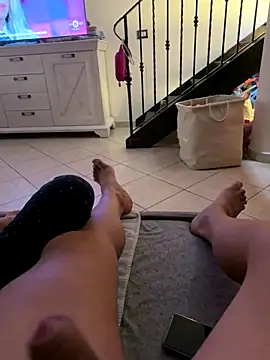 Snapshot of EMIeISL chatting on October 2025 12:58:01 PM EMIeISL online show from October 2025 12:58:01 PM