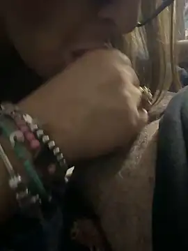 Snapshot of EMIeISL chatting on October 2025 08:05:01 PM EMIeISL online show from October 2025 08:05:01 PM