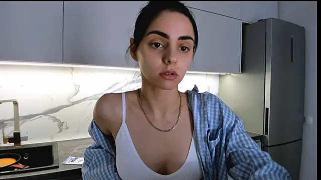 Snapshot of EmiliaZen chatting on February 2025 05:51:02 PM EmiliaZen online show from February 2025 05:51:02 PM