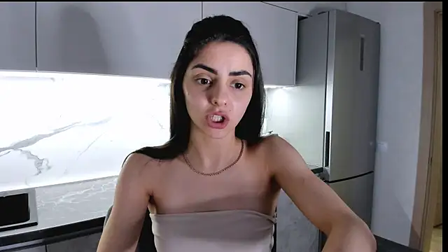 Snapshot of EmiliaZen chatting on February 2025 07:27:01 PM EmiliaZen online show from February 2025 07:27:01 PM