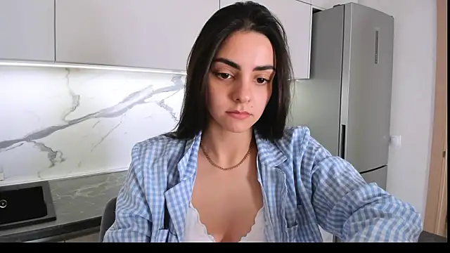 Snapshot of EmiliaZen chatting on February 2025 01:51:02 PM EmiliaZen online show from February 2025 01:51:02 PM