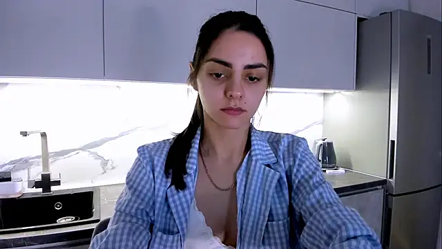 Snapshot of EmiliaZen chatting on February 2025 01:08:02 PM EmiliaZen online show from February 2025 01:08:02 PM