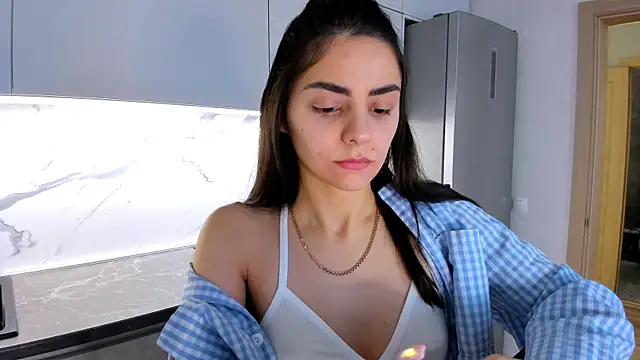 Snapshot of EmiliaZen chatting on March 2025 11:27:02 AM EmiliaZen online show from March 2025 11:27:02 AM