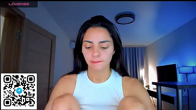 Snapshot of EmiliaZen chatting on September 2025 04:06:01 PM EmiliaZen online show from September 2025 04:06:01 PM