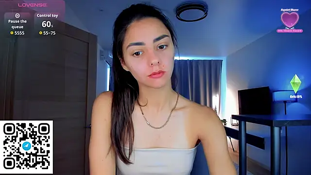 Snapshot of EmiliaZen chatting on September 2025 11:21:01 AM EmiliaZen online show from September 2025 11:21:01 AM