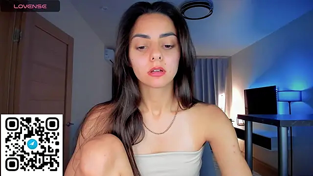 Snapshot of EmiliaZen chatting on September 2025 05:02:01 PM EmiliaZen online show from September 2025 05:02:01 PM