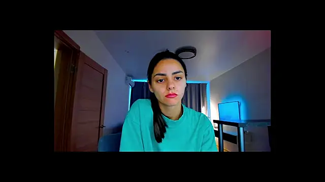 Snapshot of EmiliaZen chatting on October 2025 12:24:01 PM EmiliaZen online show from October 2025 12:24:01 PM