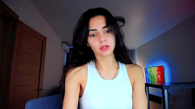 Snapshot of EmiliaZen chatting on October 2025 01:10:01 PM EmiliaZen online show from October 2025 01:10:01 PM