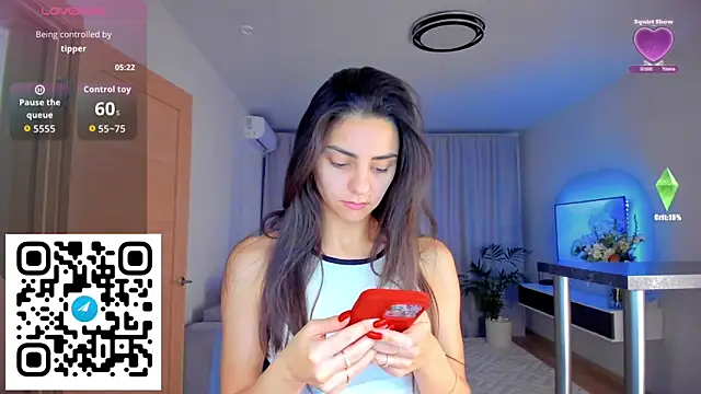 Snapshot of EmiliaZen chatting on October 2025 02:18:01 PM EmiliaZen online show from October 2025 02:18:01 PM