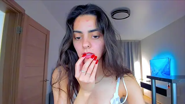 Snapshot of EmiliaZen chatting on November 2025 04:29:02 PM EmiliaZen online show from November 2025 04:29:02 PM