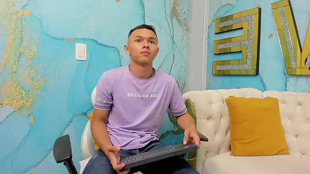 Andy dior18 online show from February 2025 02:03:01 AM