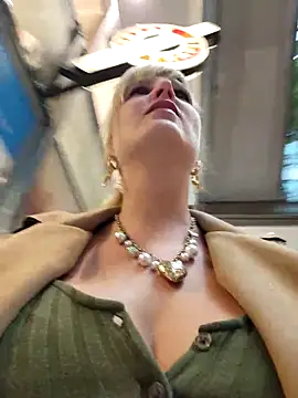 Sexybiene969 online show from September 2025 01:05:01 PM