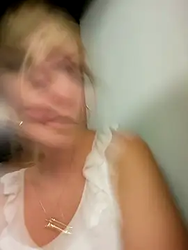 Sexybiene969 online show from October 2025 04:27:01 PM