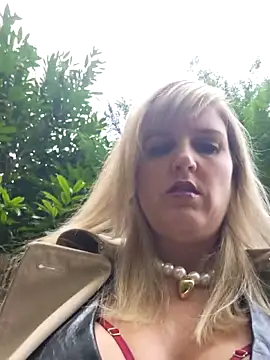 Sexybiene969 online show from October 2025 02:06:02 PM