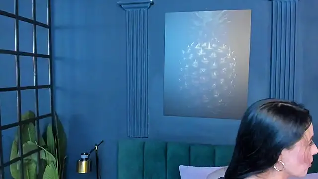 scarlet edwars online show from October 2025 07:16:02 PM