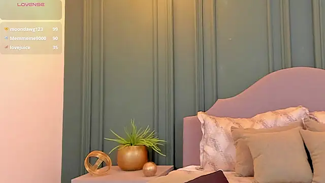 KiimCollins online show from March 2025 07:45:02 PM