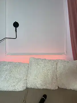 Snapshot of RosieMills chatting on February 2025 02:46:02 PM RosieMills online show from February 2025 02:46:02 PM