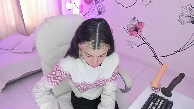 Isabela Fiorelli online show from October 2025 01:19:01 PM