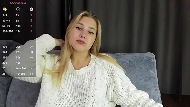 Snapshot of And1sa chatting on September 2025 12:41:01 PM And1sa online show from September 2025 12:41:01 PM