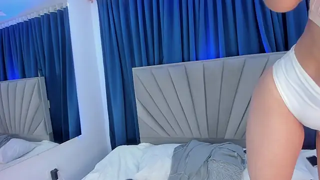 Dakotacarvajal online show from February 2025 06:54:02 PM