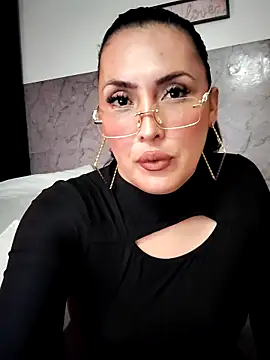 dulce valeriaa online show from September 2025 11:31:02 PM