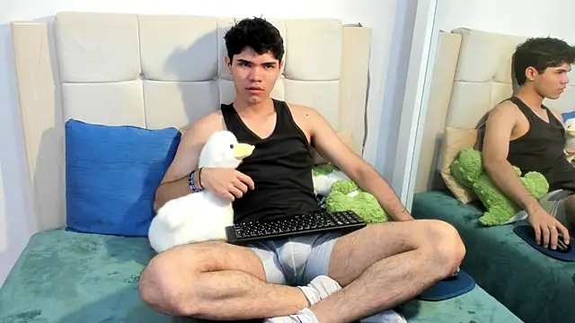 Snapshot of charles_blaze chatting on March 2025 12:26:01 PM charles blaze online show from March 2025 12:26:01 PM