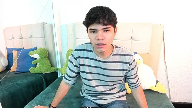 Snapshot of charles_blaze chatting on March 2025 12:11:01 PM charles blaze online show from March 2025 12:11:01 PM