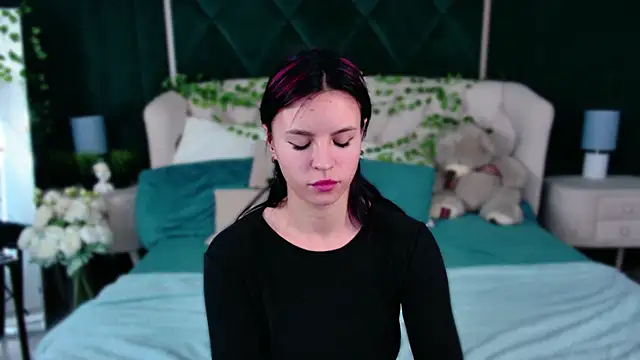 Kiara Rolls online show from February 2025 11:41:01 PM
